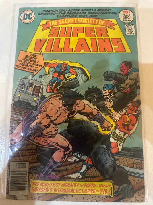 The Secret Society of Super Villains - Vol 4